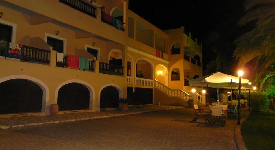 Fiori Hotel 2*